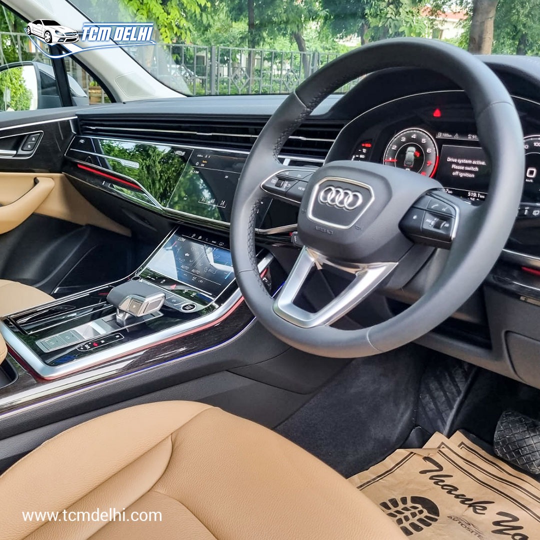 AUDI Q7 55TFSI TECNOLOGY